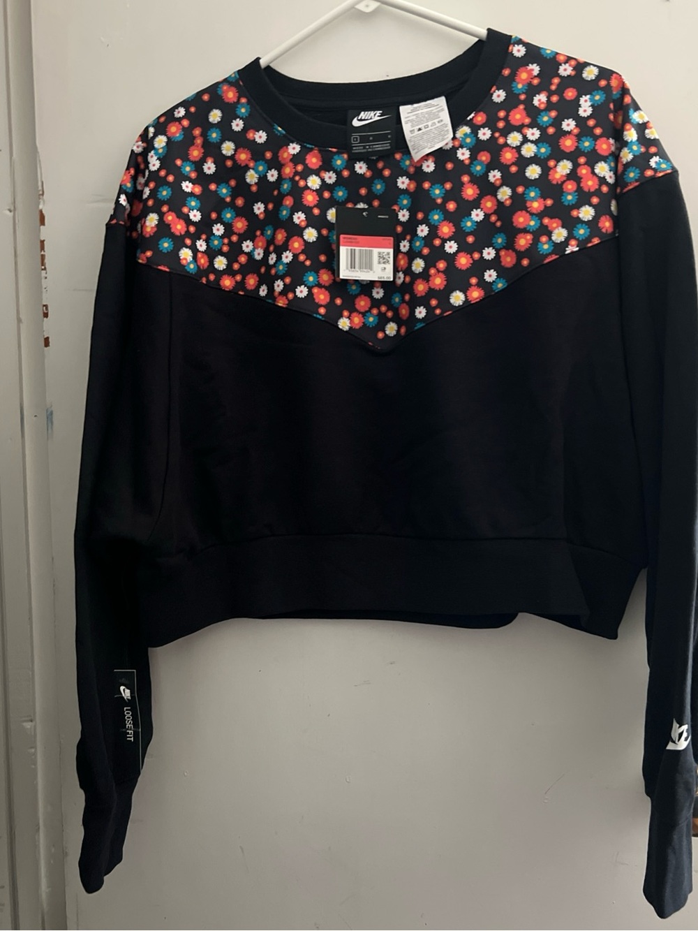 Nike Women's Black Crewneck Sweatshirt with Multicolor Flowers
